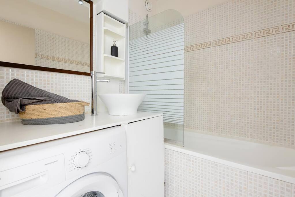 Park & Suites -Wifi-Netflix-Vue Marseille Exteriör bild